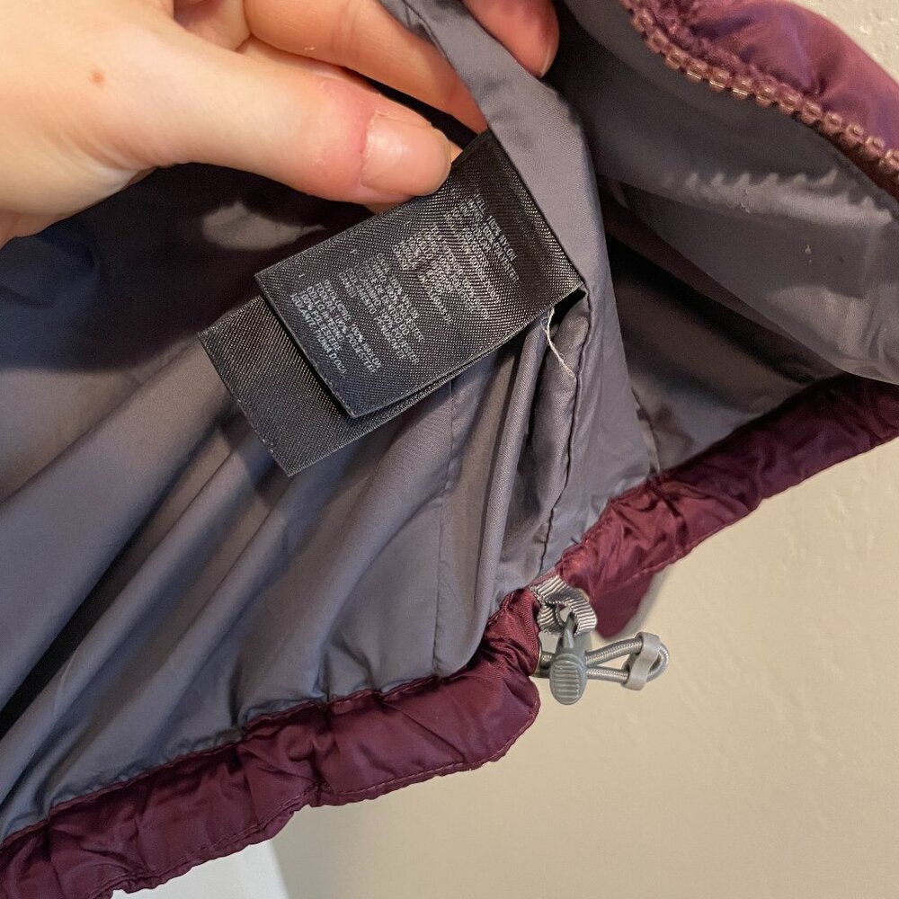 The North Face Burgundy 550 ALIS Full-Zip Goose Down Insulated Nylon Puffer Jack - Picture 13 of 13